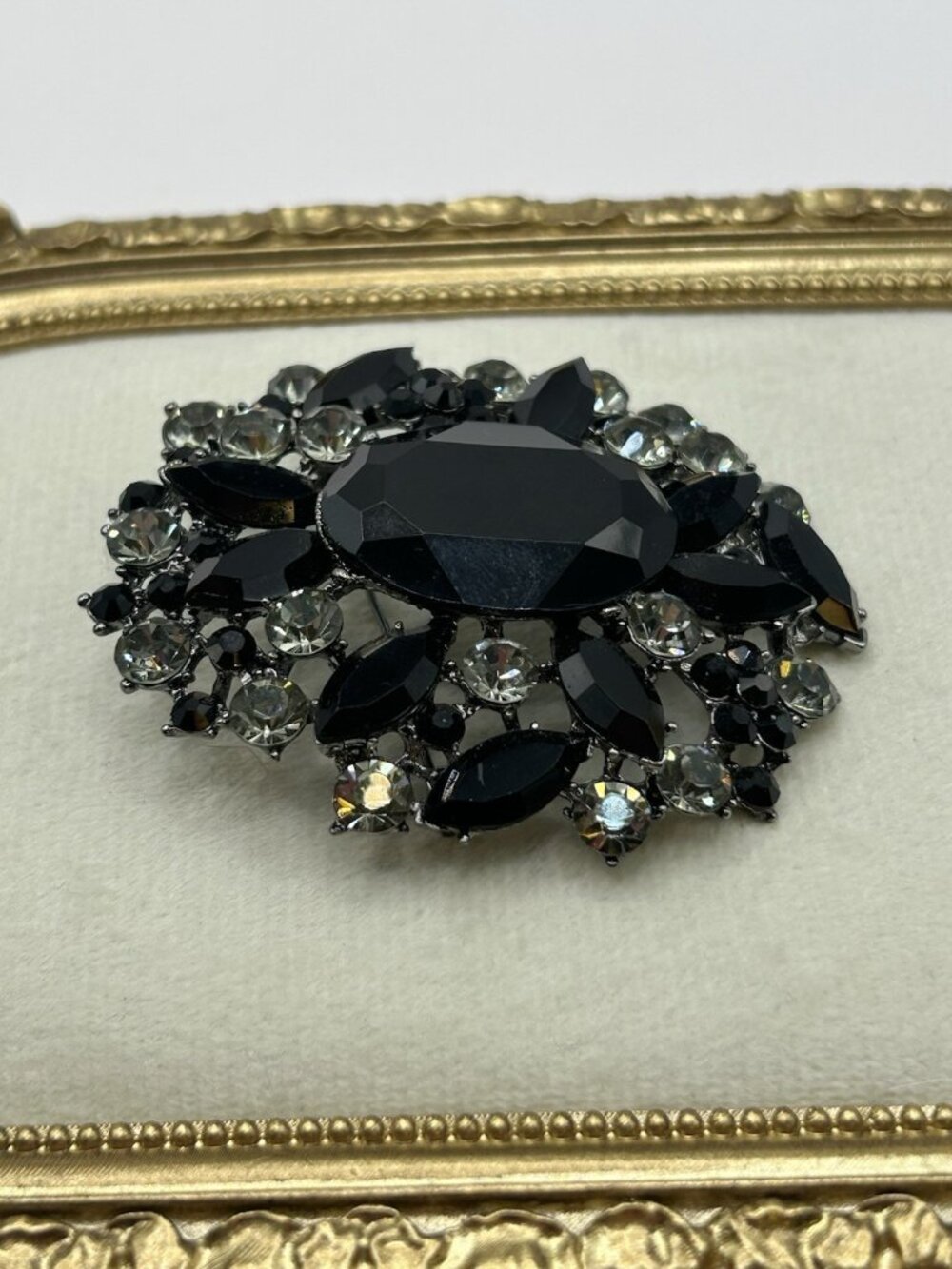 Large Black Rhinestone Costume Brooch Statement Pin Silver Tone Traitors Sparkle - Picture 6 of 10